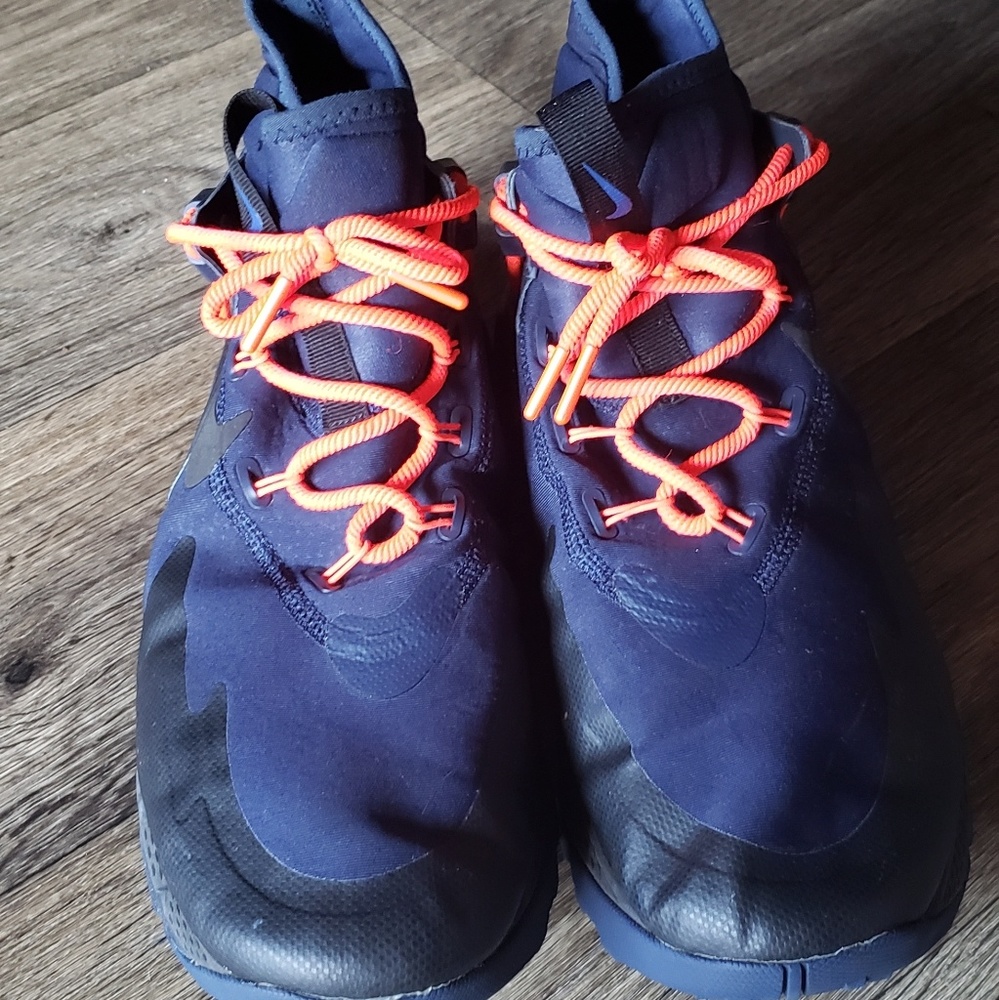 Nike hiking boots